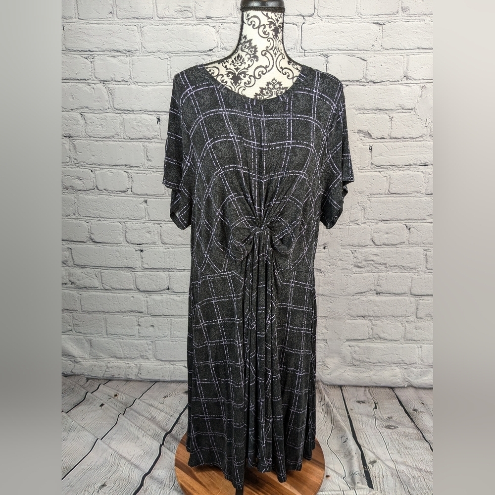 Torrid women's short sleeve stretch knit twisted front plaid print 3x RR03